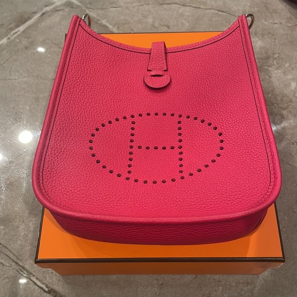*SOLD* HERMES EVELYNE 16 AMAZONE BAG (TPM) - Picture 2 of 8